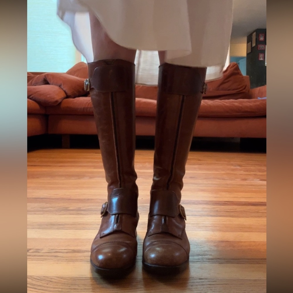 Hogan Brown Knee High Gorgeous Leather Boots with front zip. 37.5